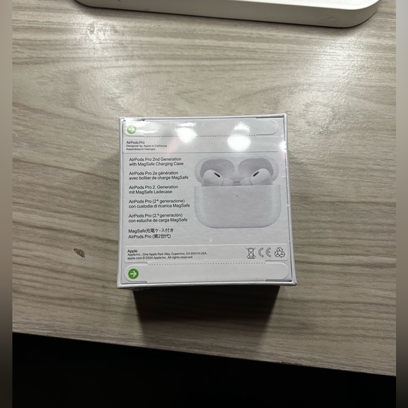 AirPod pros - Picture 1 of 4